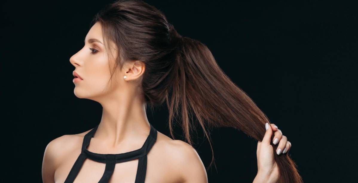 خلطات لتنعيم الشعر كالحرير بدون استشوار