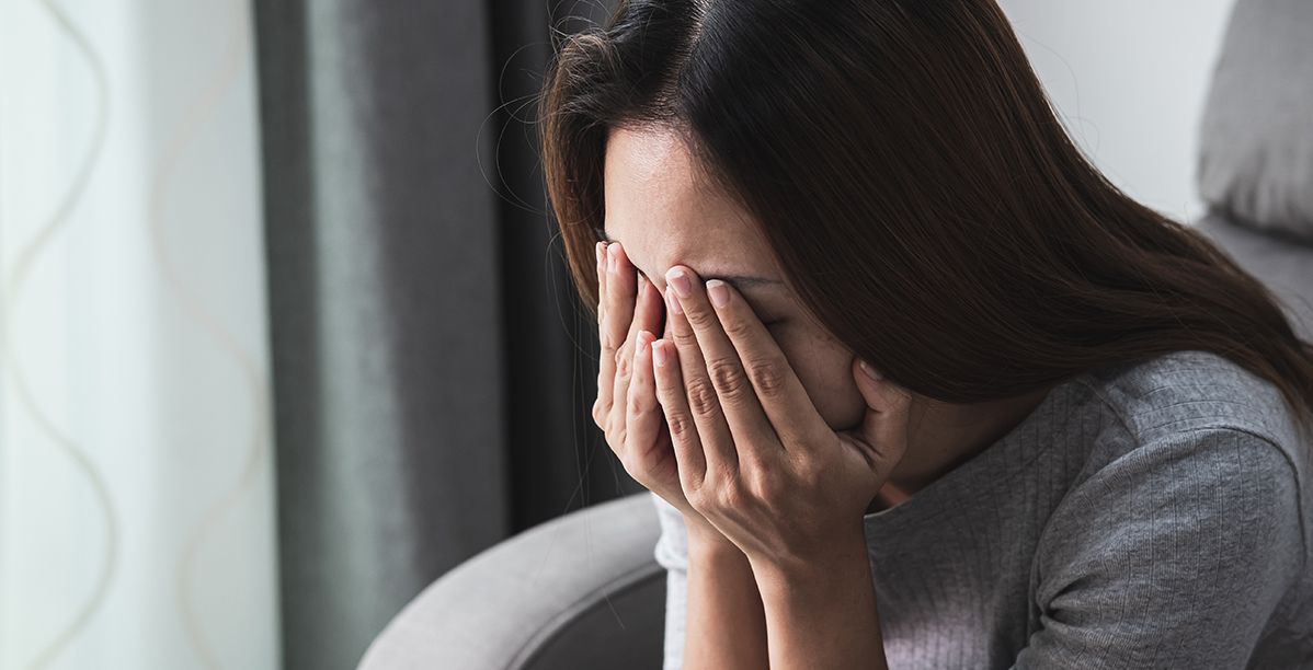 لماذا يخون الرجل شريكته مع أخرى أقل منها جمالاً؟