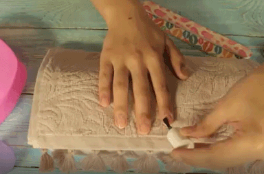 بالفيديو، كيفية تطويل الاظافر وتقويتها بسرعة