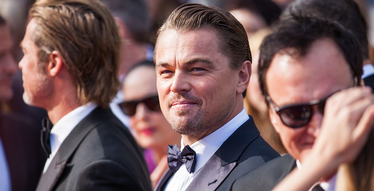 ليوناردو دي كابريو يتعرض للسخرية والسبب مواعدته مراهقة في الثانوي