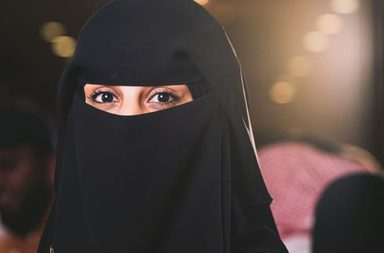 محللة الملامح وخبيرة علم الفراسة سمر البيضاني في لقاء حصريّ