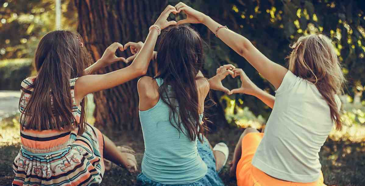 عبارات للصديقات قصيرة
