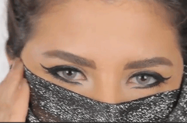 بالفيديو، أيلاينر برسمات مختلفة