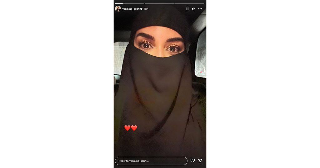 ياسمين صبري ترتدي الحجاب