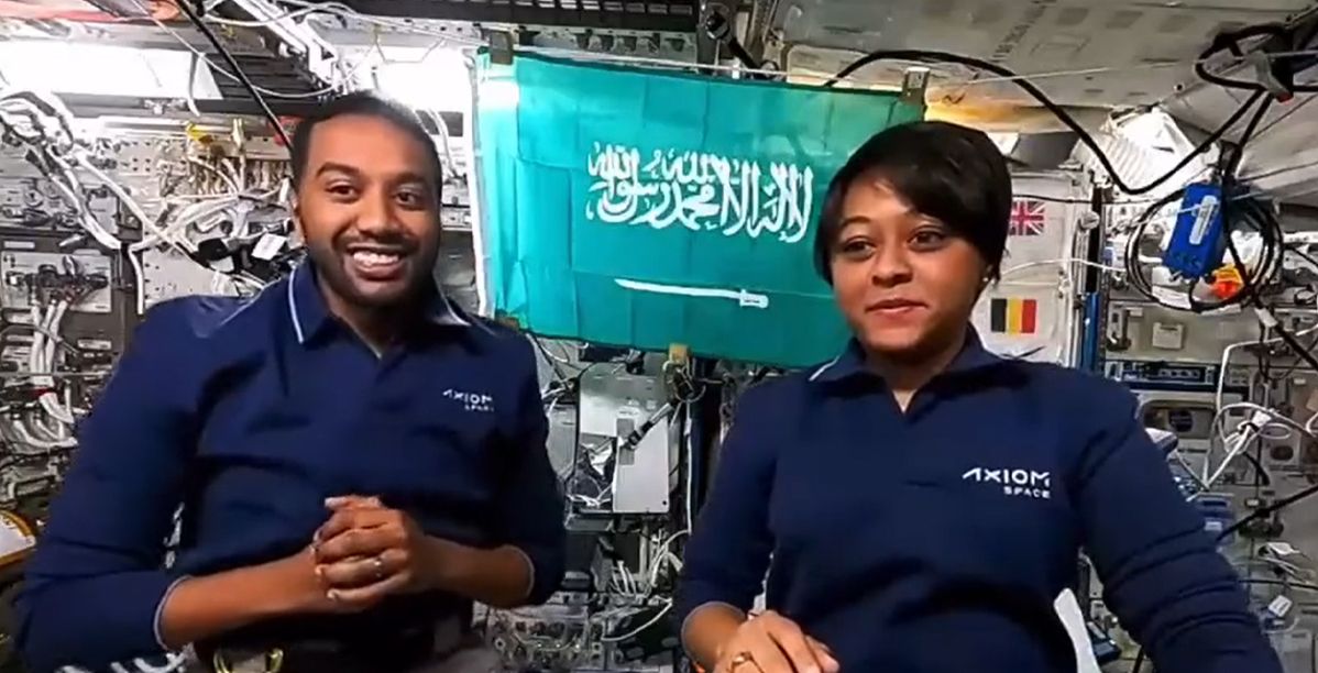 ريانة برناوي وعلي القرني يشاركان تفاصيل شيّقة من الفضاء