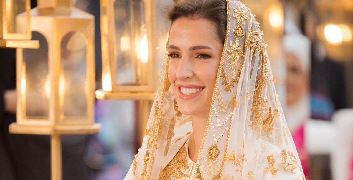 دلالات ورموز ثوب رجوة آل سيف تكشفها المصممة هُنيدة صيرفي