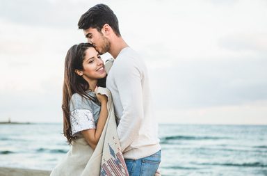 أجمل عبارات غزل بالجمال وبسحر الشريك