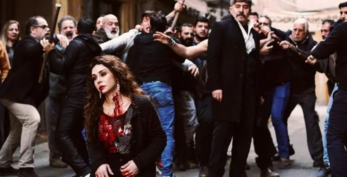 كاريس بشار تهاجم مخرج مسلسل "النار بالنار"