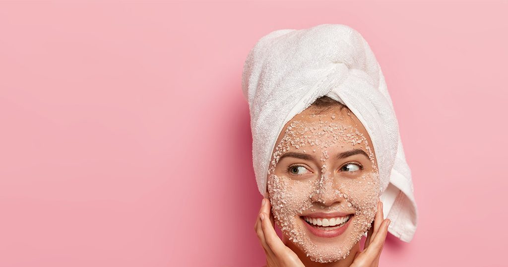 خلطات للوجه طبيعية وسهلة