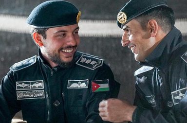 امرأة أردنية تستضيف أول حفل حناء للامير حسين بن عبد الله الثاني