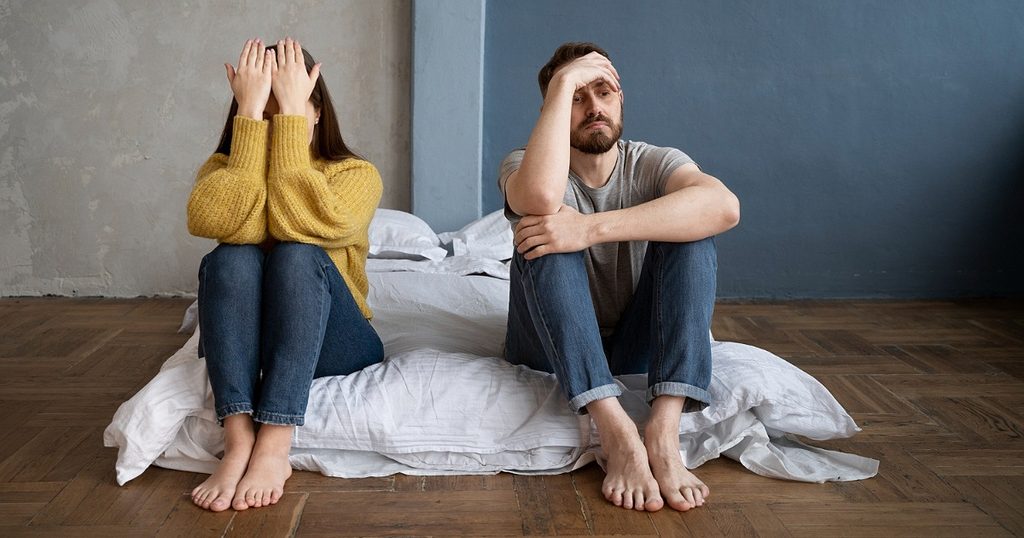 طريقة التعامل مع عدم تحدث الزوج مع زوجته