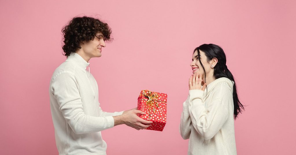 عبارات شكر الزوج على الهدية