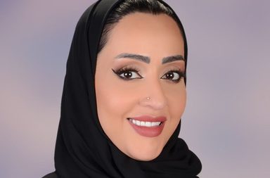 بدور صالح أول مرشدة كهوف سعودية في لقاء عن السياحة بمنظور مختلف