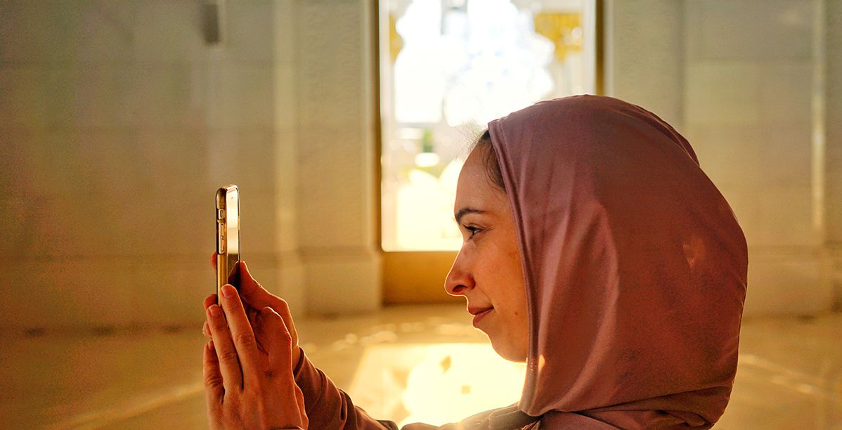 ما هو سبب ميلان الوجه في التصوير؟