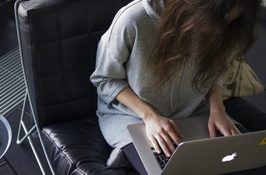 كيف تكتبين السيرة الذاتية باللغة الانجليزية؟