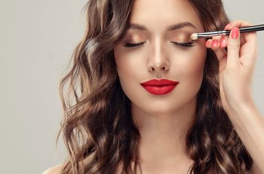 أسباب تشجعك على اختيار المكياج الصديق للبيئة