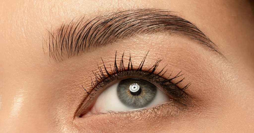 طريقة رسم الحواجب