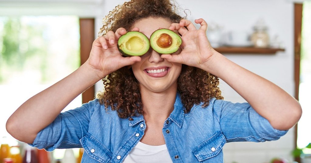 طريقة استعمال زيت الأفوكادو للشعر