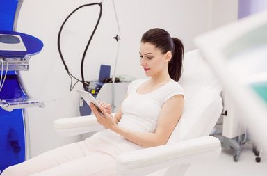 حكه بعد الليزر في البكيني