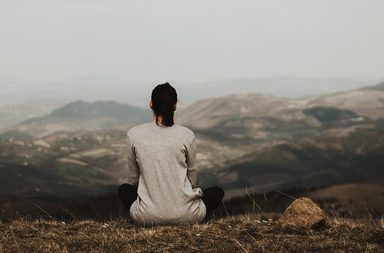 اسباب الشعور بالوحدة رغم وجود الناس