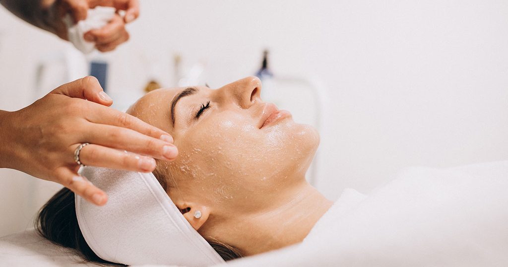 تقنيات طبية لتفتيح البشرة