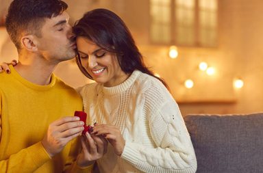 عيوب في المرأة يراها الرجل قمة الجاذبية