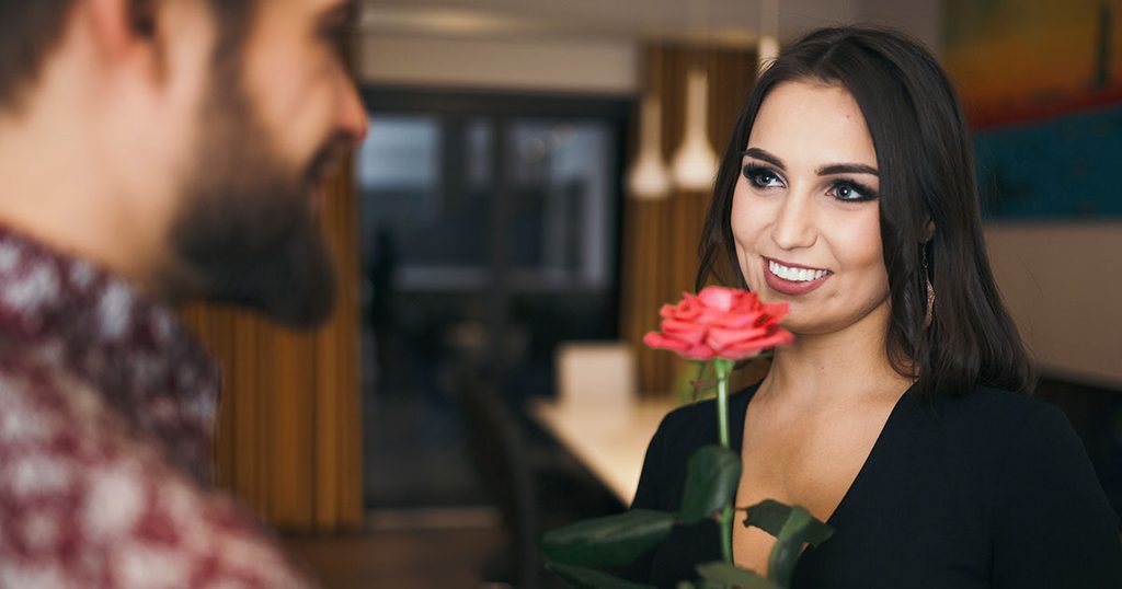 عيوب في المرأة يراها الرجل قمة الجاذبية