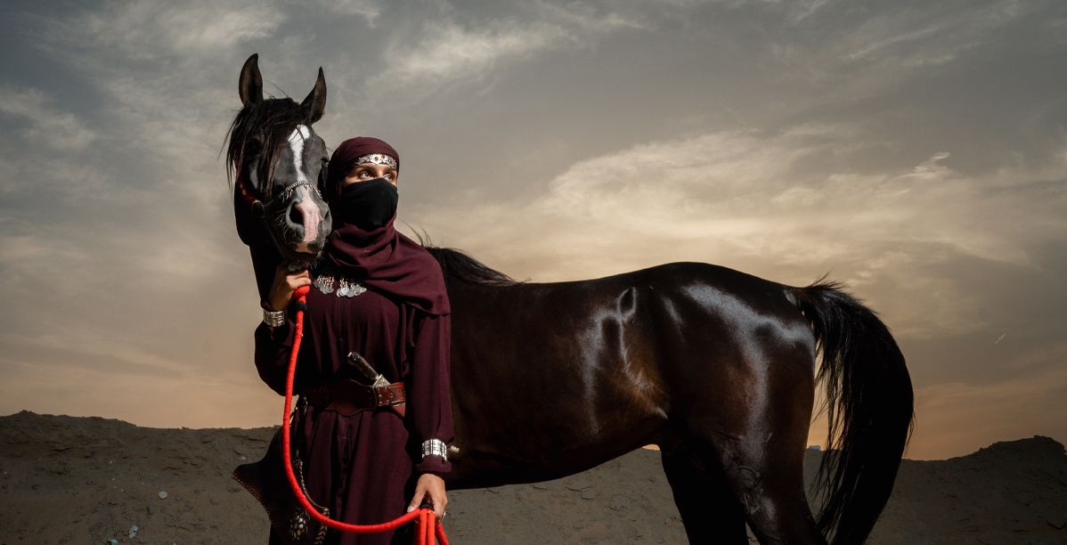 الفارسة والمدربة السعودية نورة الجبر في لقاءٍ عن شغف الخيول والأصالة العربية