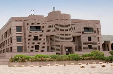 تصنيف تايمز للتعليم العالي لعام 2024 يكشف عن أفضل 10 جامعات سعودية وعالمية