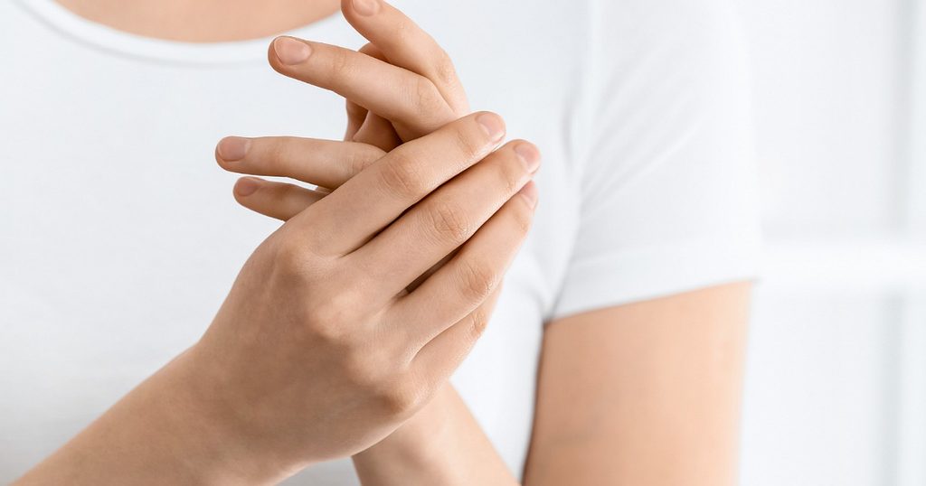 حكم الاظافر الطويلة والصلاة