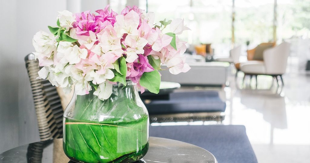 أجمل ديكورات أزهار اصطناعية