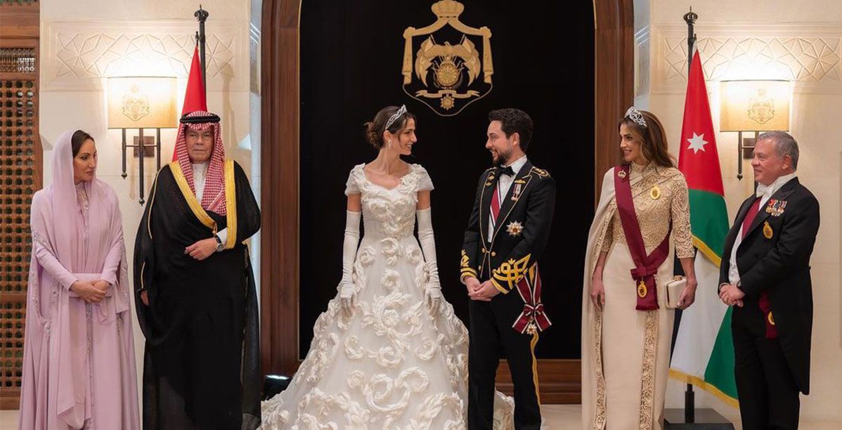 أمراء أغرموا بنساء يشبهن والداتهن