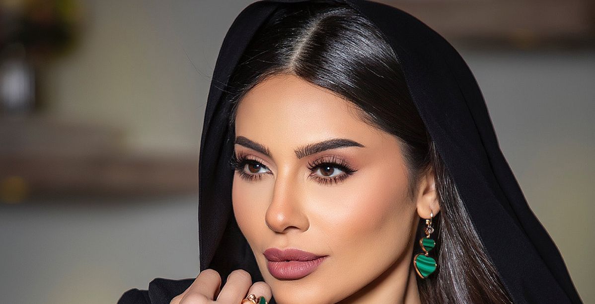 الممثلة السعودية إلهام علي تُكرّم في مهرجان "الضيافة"