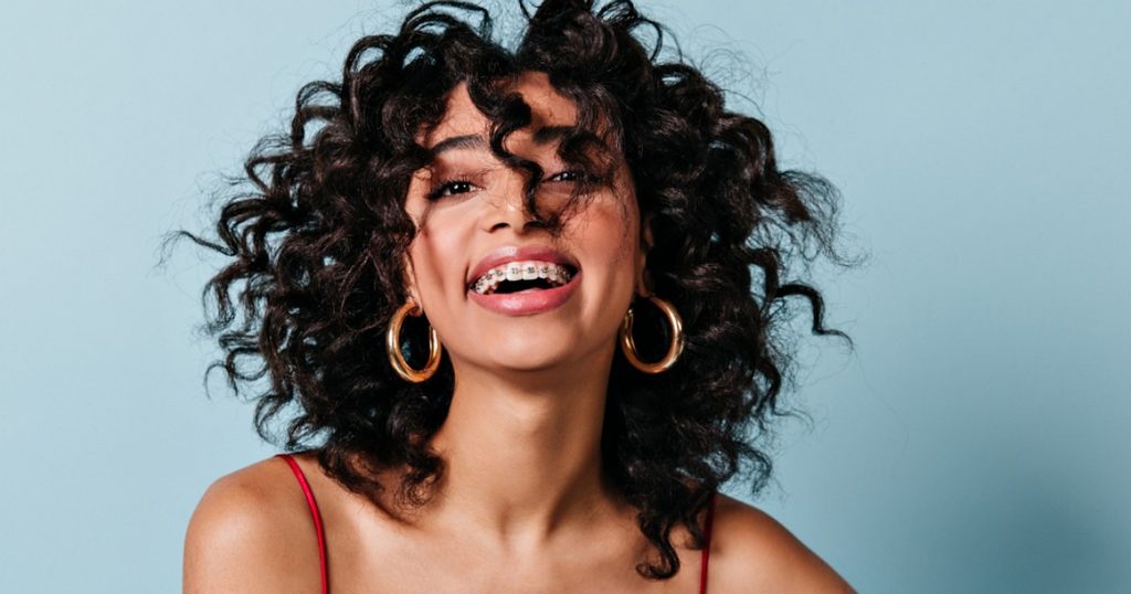 العناية بالشعر المجعد