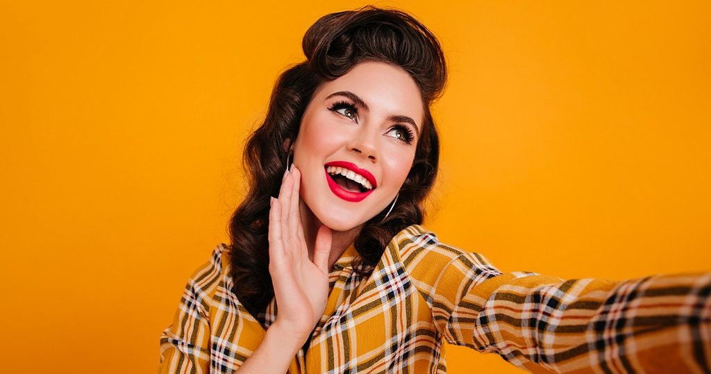 تسريحة ريترو على جنب