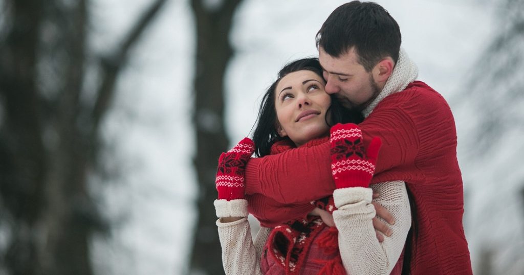 العلاقة بالرجل العاطفي