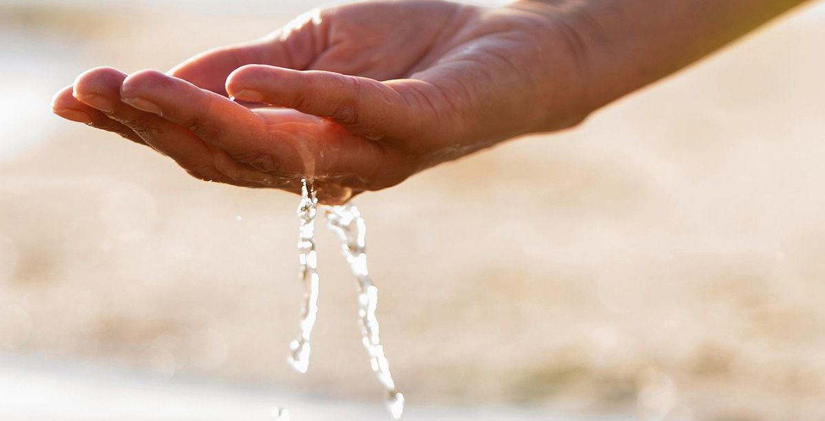 تحلية المياه في الامارات