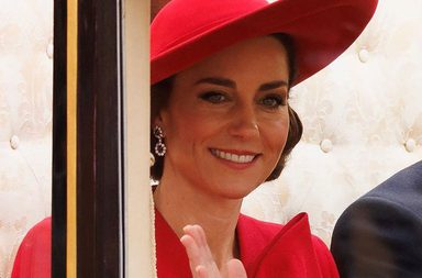 لماذا اختارت كيت ميدلتون اللون الأحمر في إطلالاتها الأخيرة؟