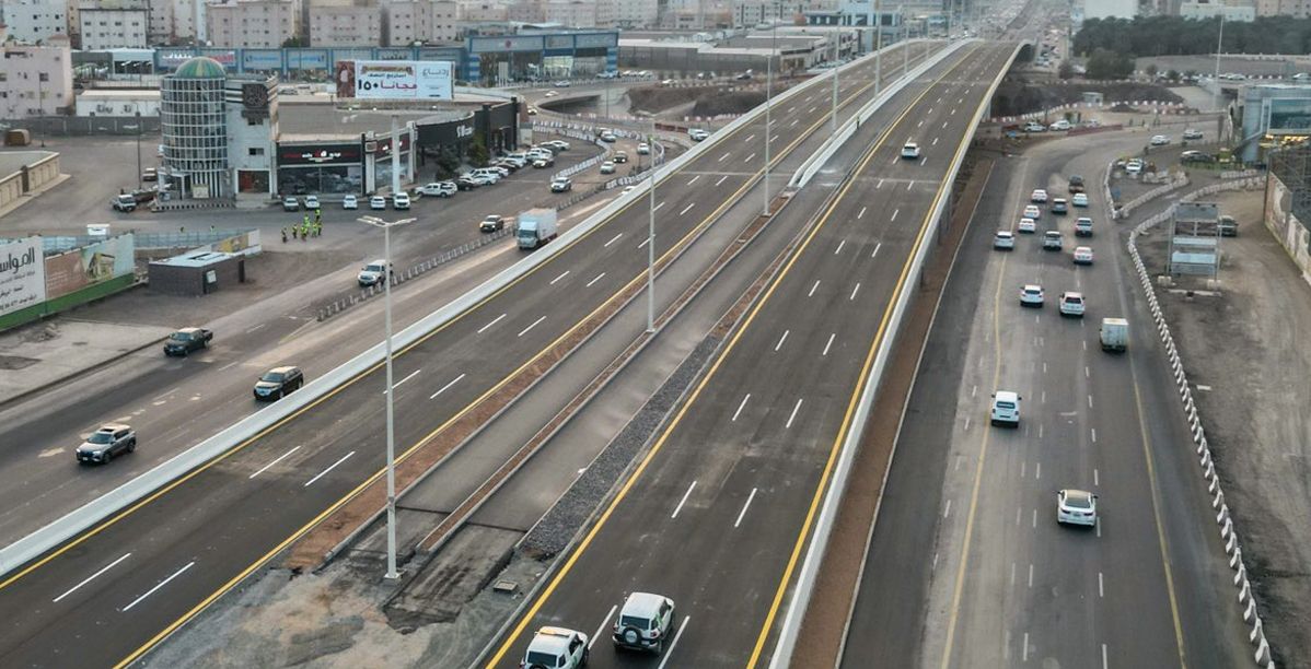 افتتاح مشروع تقاطع جسر طريق الملك عبد العزيز مع طريق الملك عبد الله في المدينة المنورة