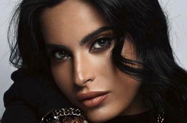 الممثلة السعودية آيدا القصيّ المرشحة لجائزة Joy Awards في لقاء حصريّ على ياسمينة