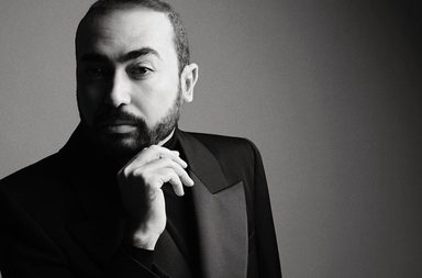 مصمم الأزياء السعودي محمد آشي ومسيرة تسطرها النجاحات وإنجازات وصلت للعالمية