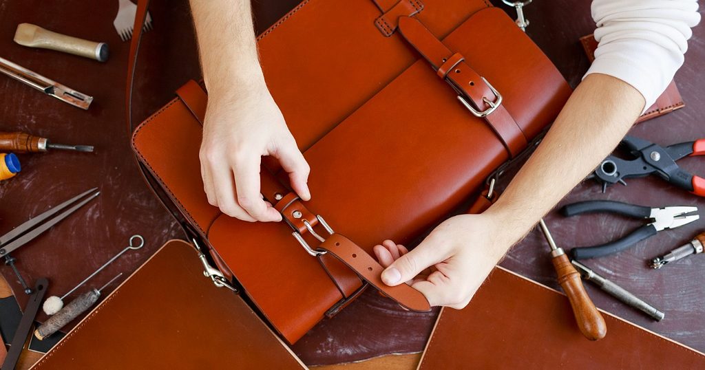 نصائح للعناية بشنطة الجلد