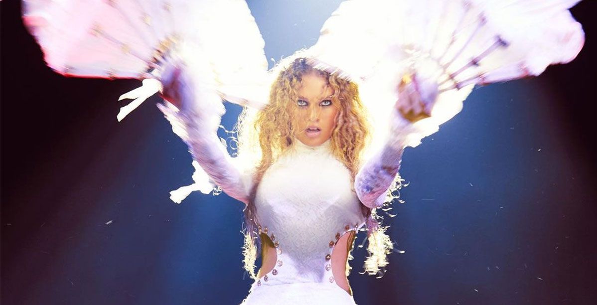 المغنية اليانا التي لفتت الأنظار في مهرجان الجونة