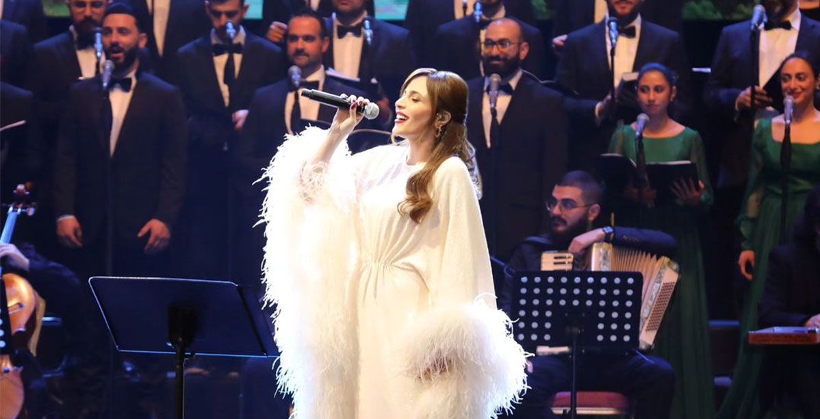 بالفيديو عبير نعمة تعلن طلاقها على خشبة المسرح