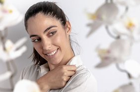 للحصول على بشرة نضرة وشابة أعشاب تساعد الجسم في انتاج الكولاجين