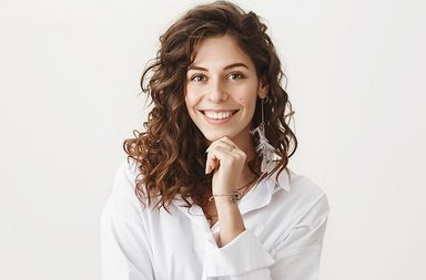 صفات تجعل النساء يغرن منك