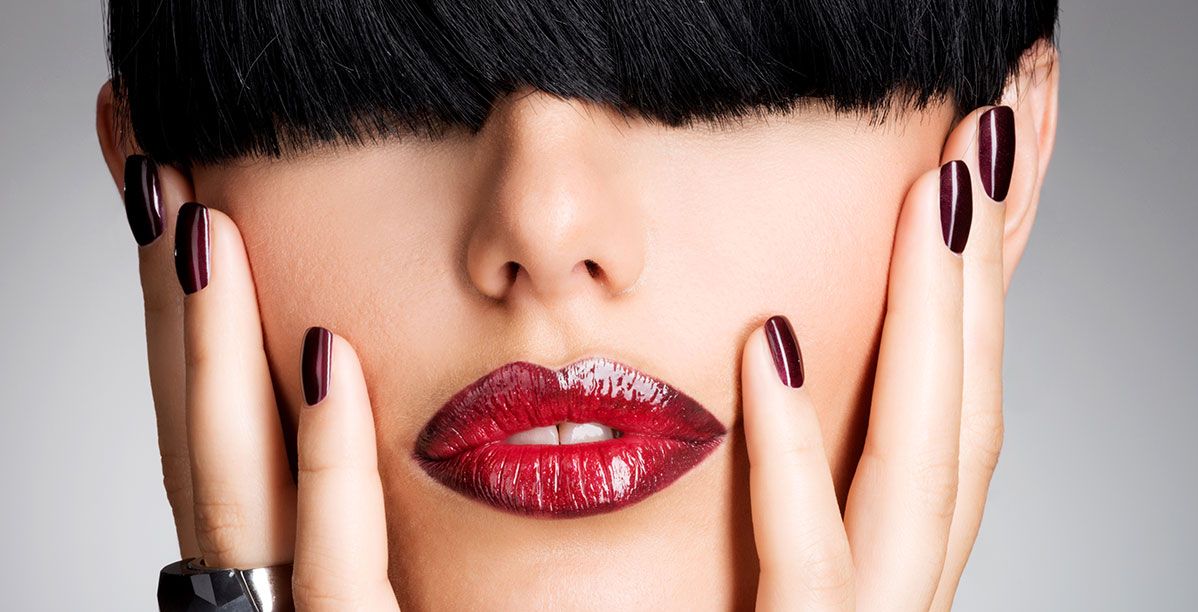 حيلة جديدة لتحترفي تطبيق أحمر الشفاه الأومبري