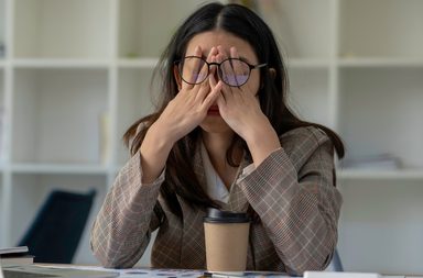 10 عادات تجعلكِ تعيسة للغاية تجنبيها فورًا