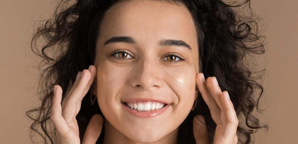 طريقة العناية بالبشرة بعد التنظيف