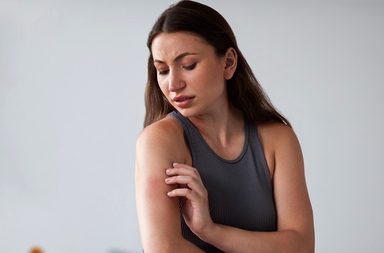 علاج حساسية الجلد والهرش في المنزل